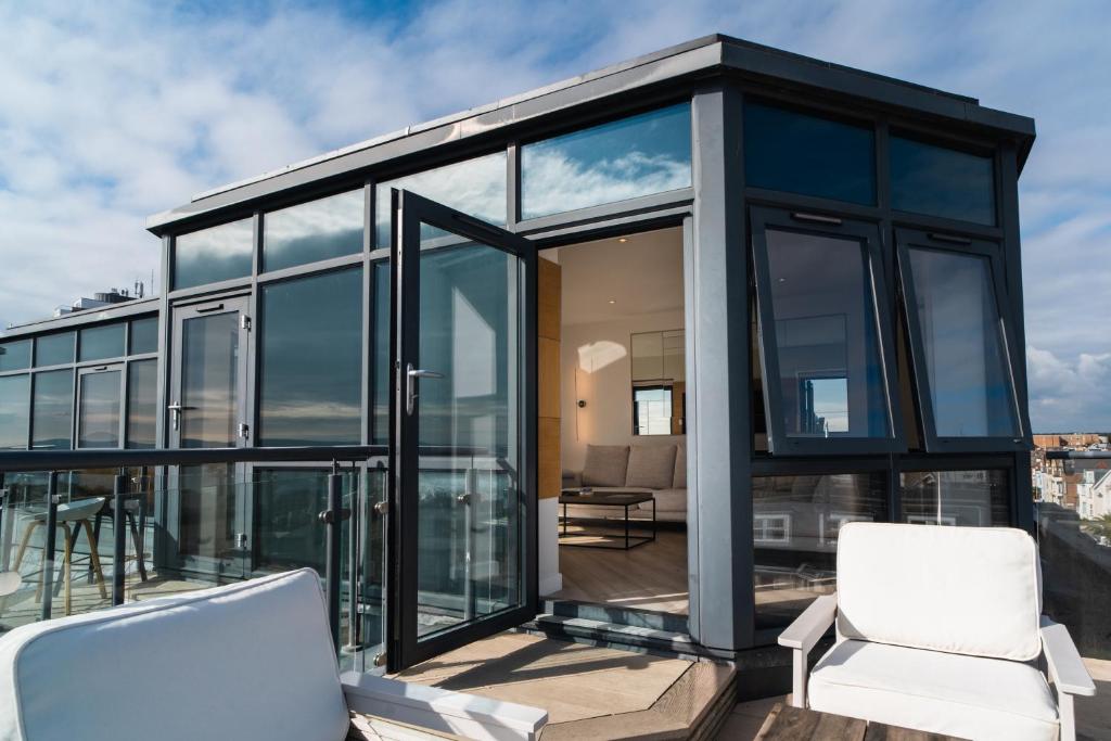 Westcliff Penthouse room 5